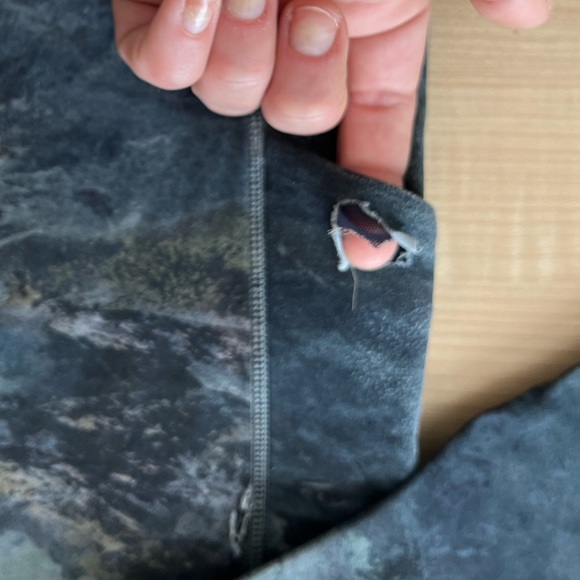 Multicolor LuluLemon crop leggings - Picture 5 of 6